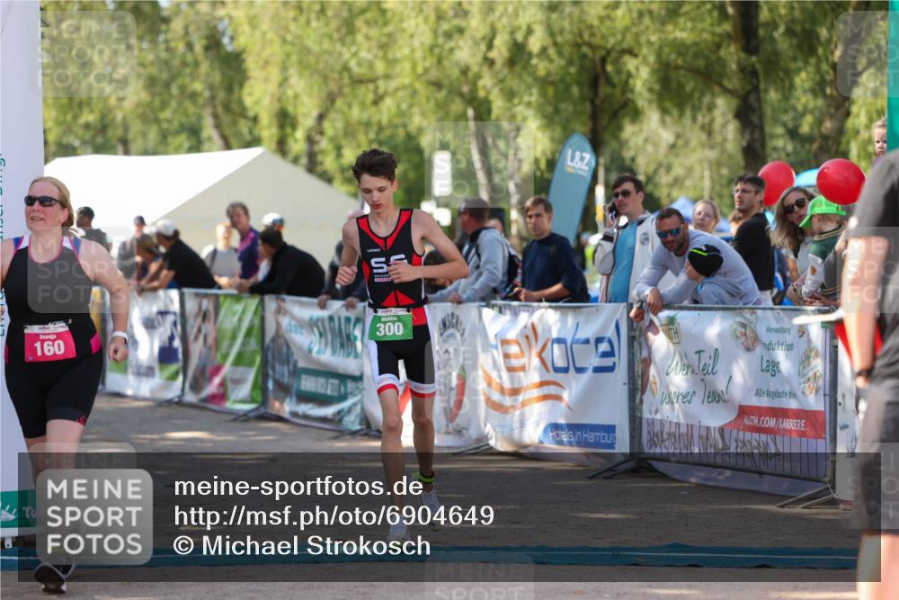 01.09.2024 - 17. Tribühne Triathlon Michael Strokosch http://msf.ph/oto/6904649 01.09.2024 11:05:57 Ziel 160, 300 meine-sportfotos.de