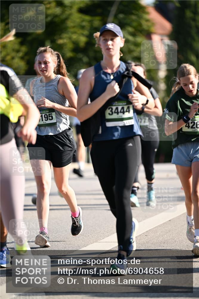 01.09.2024 - BARMER Alsterlauf Dr. Thomas Lammeyer http://msf.ph/oto/6904658 01.09.2024 09:40:35 Laufen 195, 3444, 444, 426 meine-sportfotos.de