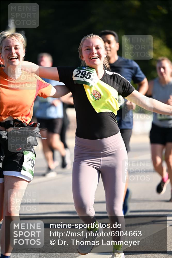 01.09.2024 - BARMER Alsterlauf Dr. Thomas Lammeyer http://msf.ph/oto/6904663 01.09.2024 09:40:35 Laufen 295 meine-sportfotos.de