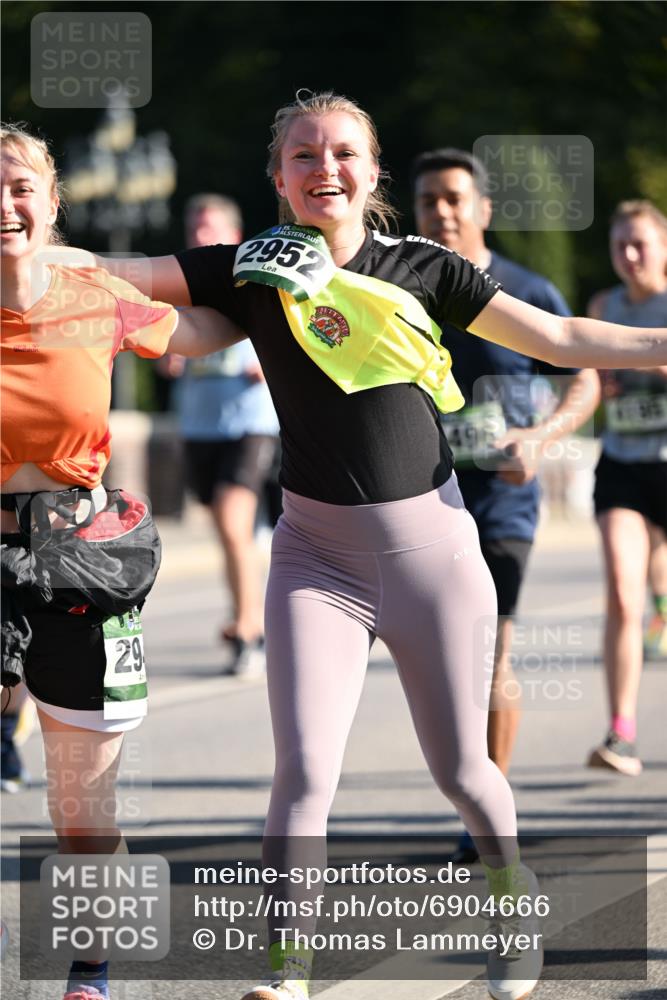 01.09.2024 - BARMER Alsterlauf Dr. Thomas Lammeyer http://msf.ph/oto/6904666 01.09.2024 09:40:35 Laufen 2952, 496, 29 meine-sportfotos.de