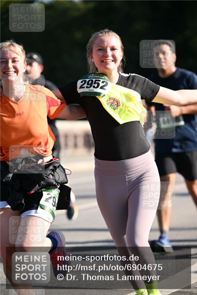 01.09.2024 - BARMER Alsterlauf Dr. Thomas Lammeyer http://msf.ph/oto/6904675 01.09.2024 09:40:36 Laufen 35, 2952 meine-sportfotos.de