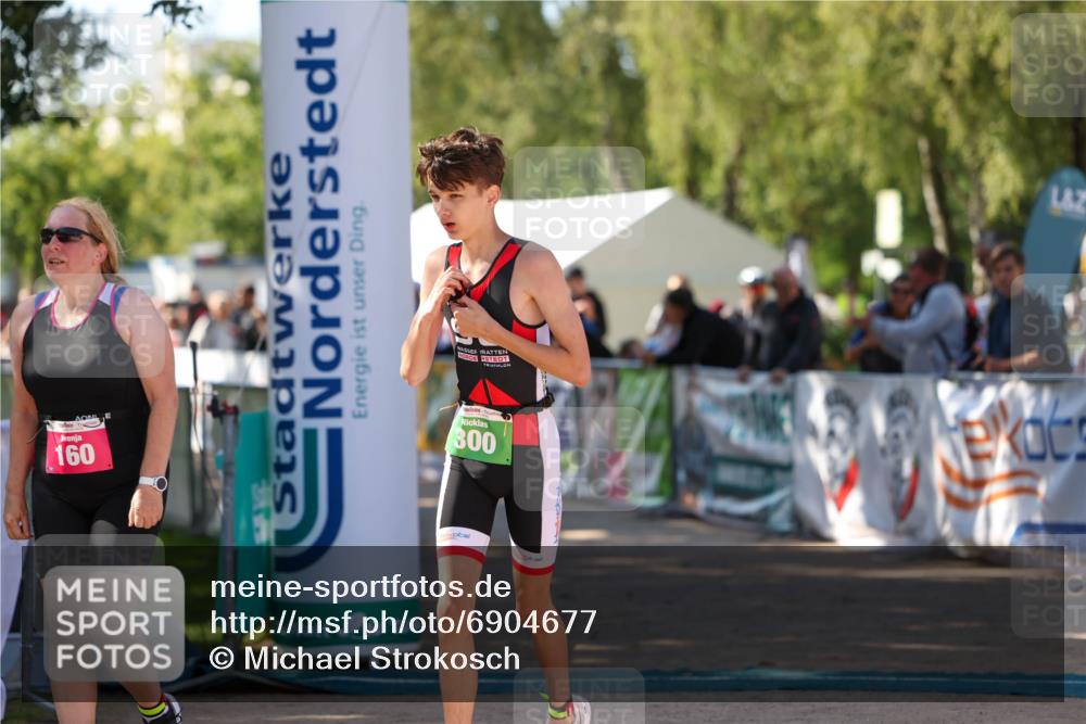 01.09.2024 - 17. Tribühne Triathlon Michael Strokosch http://msf.ph/oto/6904677 01.09.2024 11:05:58 Ziel 160, 298, 300 meine-sportfotos.de