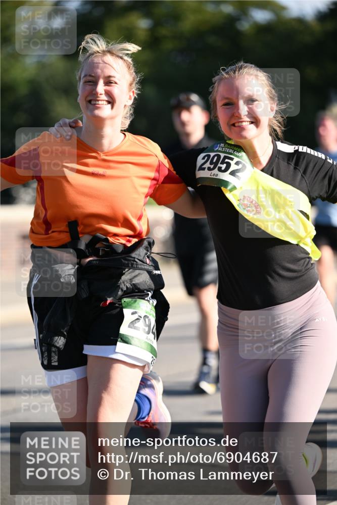 01.09.2024 - BARMER Alsterlauf Dr. Thomas Lammeyer http://msf.ph/oto/6904687 01.09.2024 09:40:36 Laufen 35, 2952, 7127, 29 meine-sportfotos.de