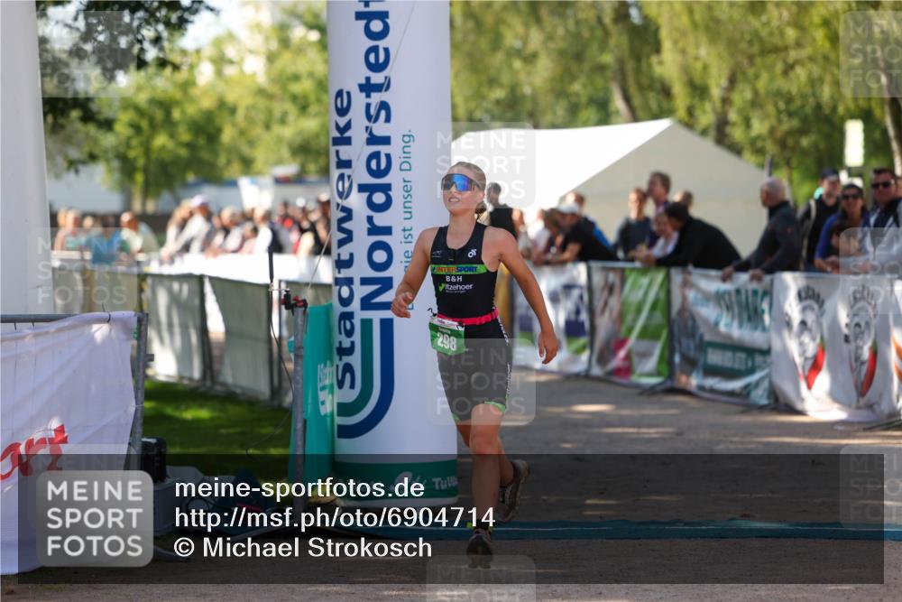 01.09.2024 - 17. Tribühne Triathlon Michael Strokosch http://msf.ph/oto/6904714 01.09.2024 11:06:05 Ziel 289, 298 meine-sportfotos.de