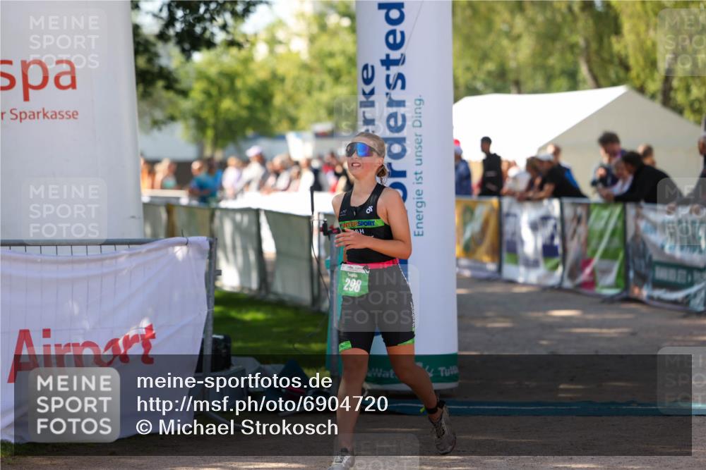 01.09.2024 - 17. Tribühne Triathlon Michael Strokosch http://msf.ph/oto/6904720 01.09.2024 11:06:05 Ziel 289, 298 meine-sportfotos.de