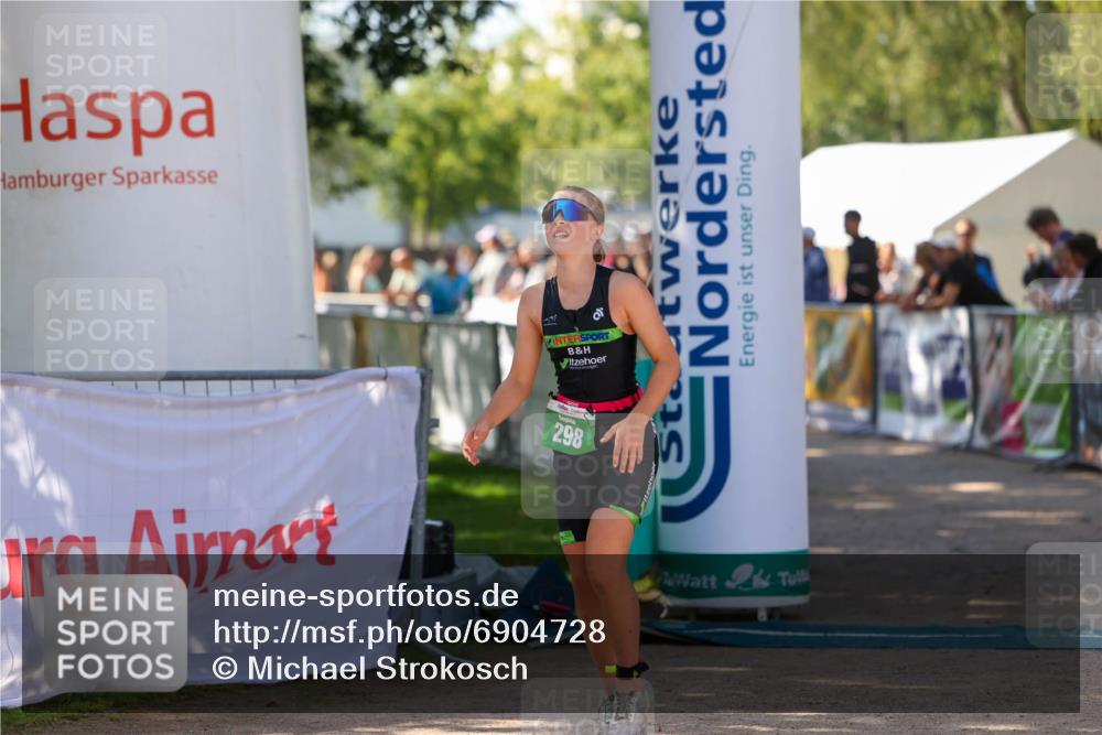 01.09.2024 - 17. Tribühne Triathlon Michael Strokosch http://msf.ph/oto/6904728 01.09.2024 11:06:06 Ziel 289, 298 meine-sportfotos.de