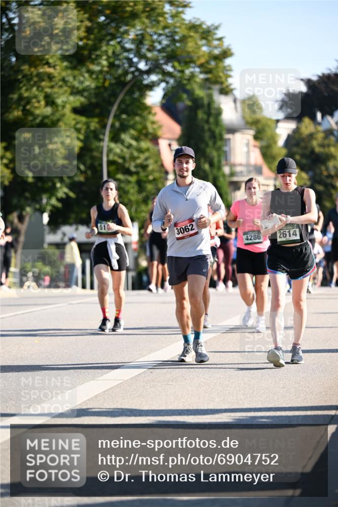 01.09.2024 - BARMER Alsterlauf Dr. Thomas Lammeyer http://msf.ph/oto/6904752 01.09.2024 09:40:39 Laufen 51, 3062, 4286, 2614 meine-sportfotos.de