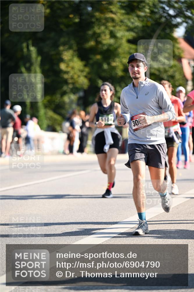 01.09.2024 - BARMER Alsterlauf Dr. Thomas Lammeyer http://msf.ph/oto/6904790 01.09.2024 09:40:41 Laufen 5104, 306 meine-sportfotos.de