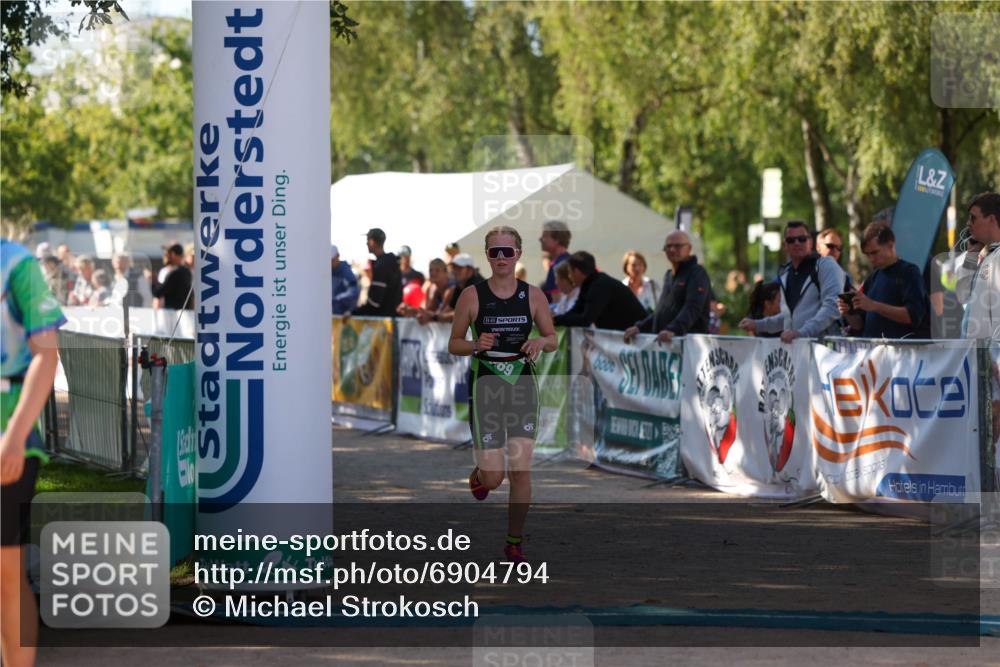 01.09.2024 - 17. Tribühne Triathlon Michael Strokosch http://msf.ph/oto/6904794 01.09.2024 11:06:14 Ziel 269, 289 meine-sportfotos.de
