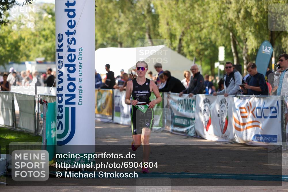 01.09.2024 - 17. Tribühne Triathlon Michael Strokosch http://msf.ph/oto/6904804 01.09.2024 11:06:14 Ziel 269, 289 meine-sportfotos.de