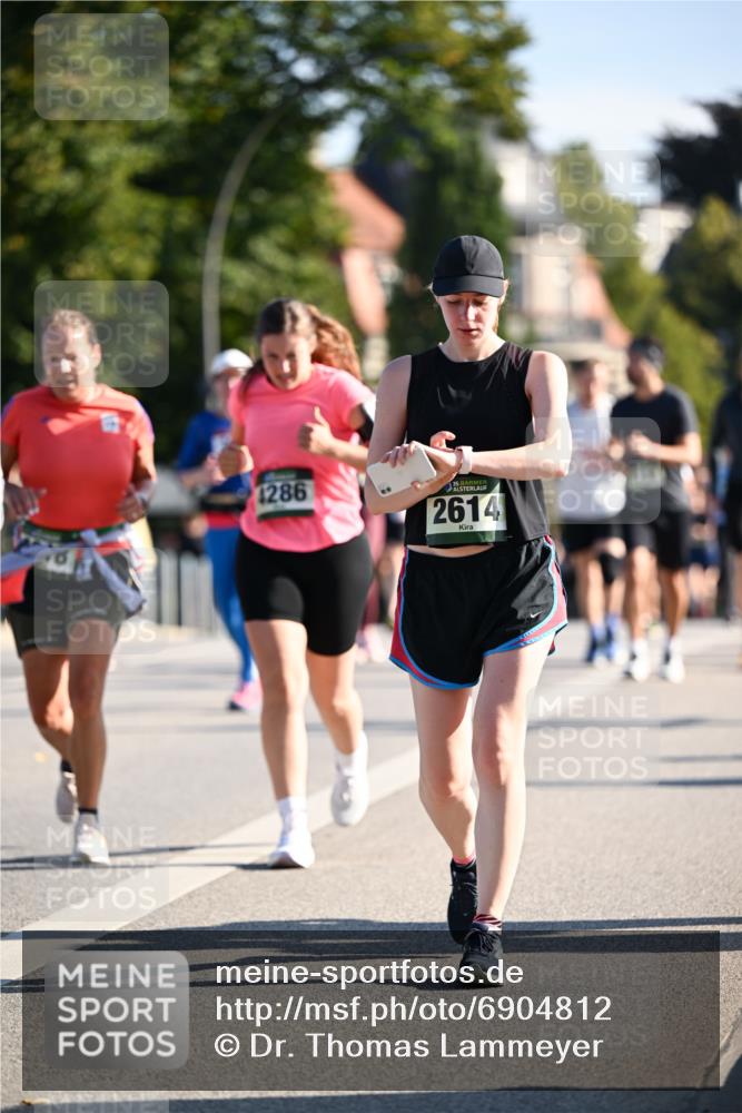 01.09.2024 - BARMER Alsterlauf Dr. Thomas Lammeyer http://msf.ph/oto/6904812 01.09.2024 09:40:42 Laufen 1286, 35, 2614 meine-sportfotos.de