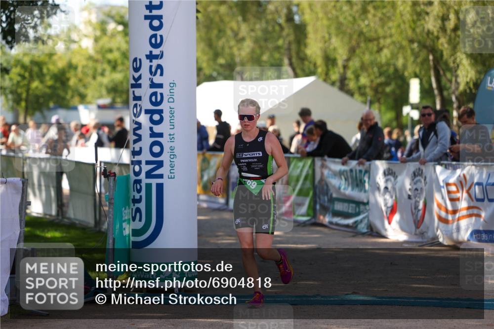 01.09.2024 - 17. Tribühne Triathlon Michael Strokosch http://msf.ph/oto/6904818 01.09.2024 11:06:15 Ziel 239, 269, 289 meine-sportfotos.de