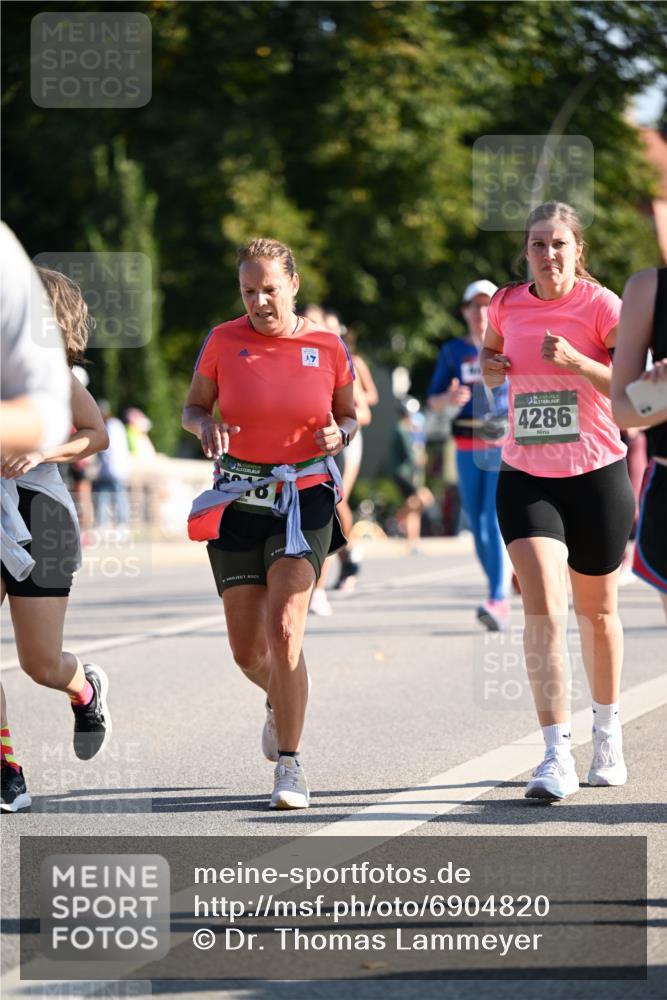 01.09.2024 - BARMER Alsterlauf Dr. Thomas Lammeyer http://msf.ph/oto/6904820 01.09.2024 09:40:42 Laufen 18, 4286 meine-sportfotos.de