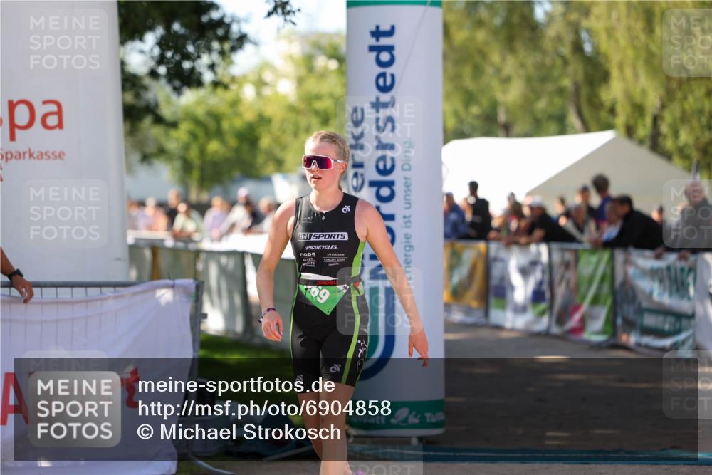 01.09.2024 - 17. Tribühne Triathlon Michael Strokosch http://msf.ph/oto/6904858 01.09.2024 11:06:17 Ziel 239, 269 meine-sportfotos.de