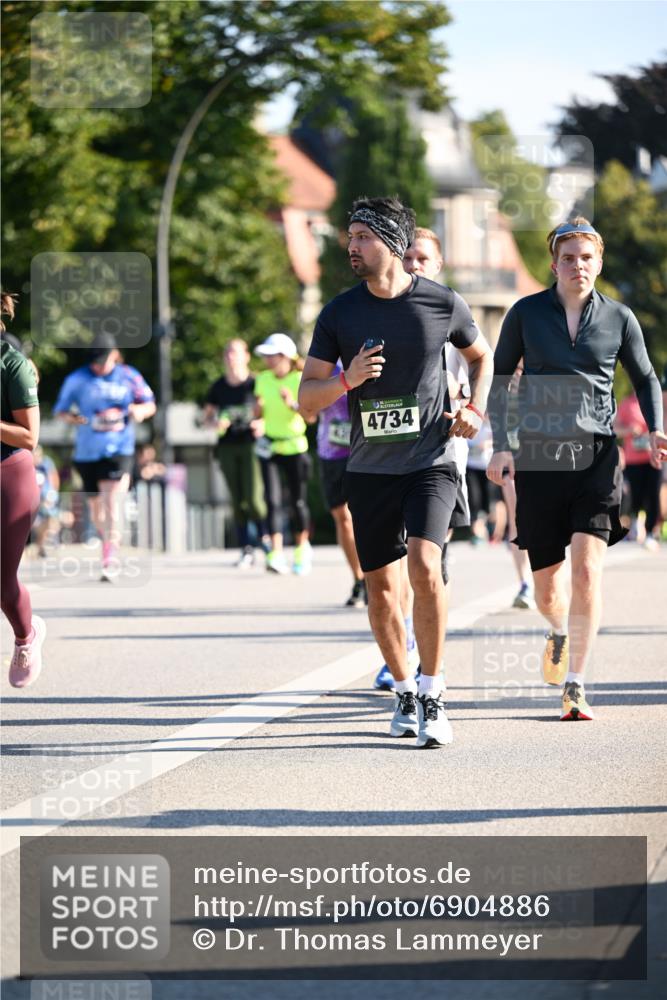 01.09.2024 - BARMER Alsterlauf Dr. Thomas Lammeyer http://msf.ph/oto/6904886 01.09.2024 09:40:46 Laufen 4734 meine-sportfotos.de