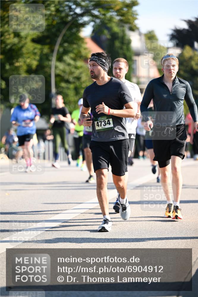 01.09.2024 - BARMER Alsterlauf Dr. Thomas Lammeyer http://msf.ph/oto/6904912 01.09.2024 09:40:46 Laufen 4734 meine-sportfotos.de