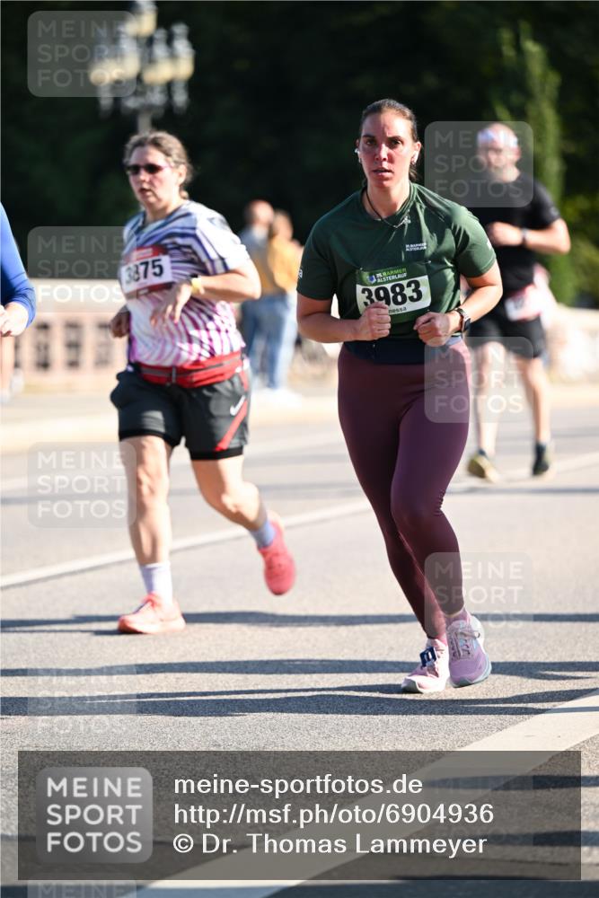 01.09.2024 - BARMER Alsterlauf Dr. Thomas Lammeyer http://msf.ph/oto/6904936 01.09.2024 09:40:48 Laufen 3875, 35, 3983 meine-sportfotos.de