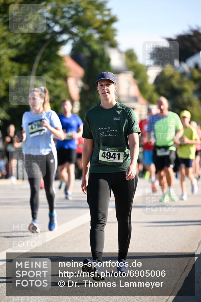 01.09.2024 - BARMER Alsterlauf Dr. Thomas Lammeyer http://msf.ph/oto/6905006 01.09.2024 09:40:52 Laufen 35, 4941 meine-sportfotos.de