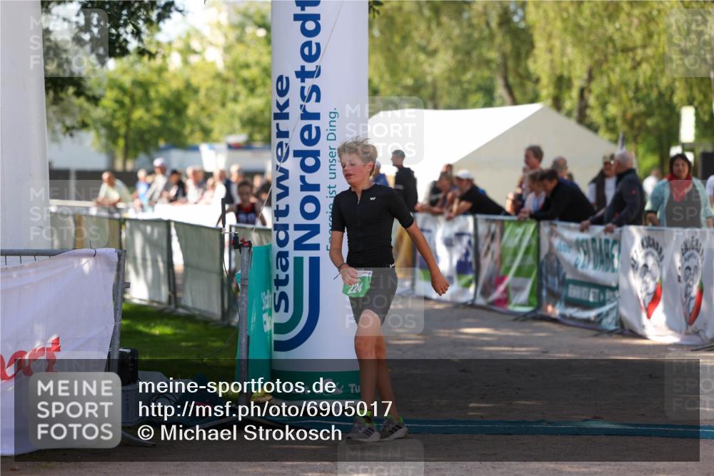 01.09.2024 - 17. Tribühne Triathlon Michael Strokosch http://msf.ph/oto/6905017 01.09.2024 11:06:36 Ziel 195, 224 meine-sportfotos.de