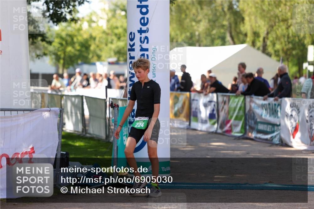 01.09.2024 - 17. Tribühne Triathlon Michael Strokosch http://msf.ph/oto/6905030 01.09.2024 11:06:36 Ziel 195, 224 meine-sportfotos.de