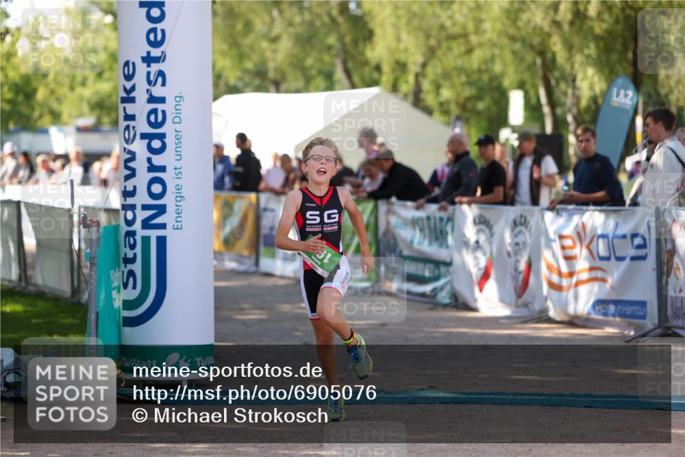 01.09.2024 - 17. Tribühne Triathlon Michael Strokosch http://msf.ph/oto/6905076 01.09.2024 11:06:40 Ziel 195, 224 meine-sportfotos.de