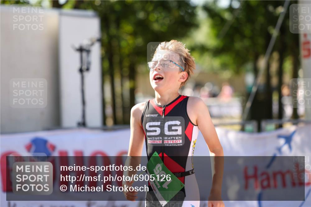01.09.2024 - 17. Tribühne Triathlon Michael Strokosch http://msf.ph/oto/6905126 01.09.2024 11:06:43 Ziel 195 meine-sportfotos.de