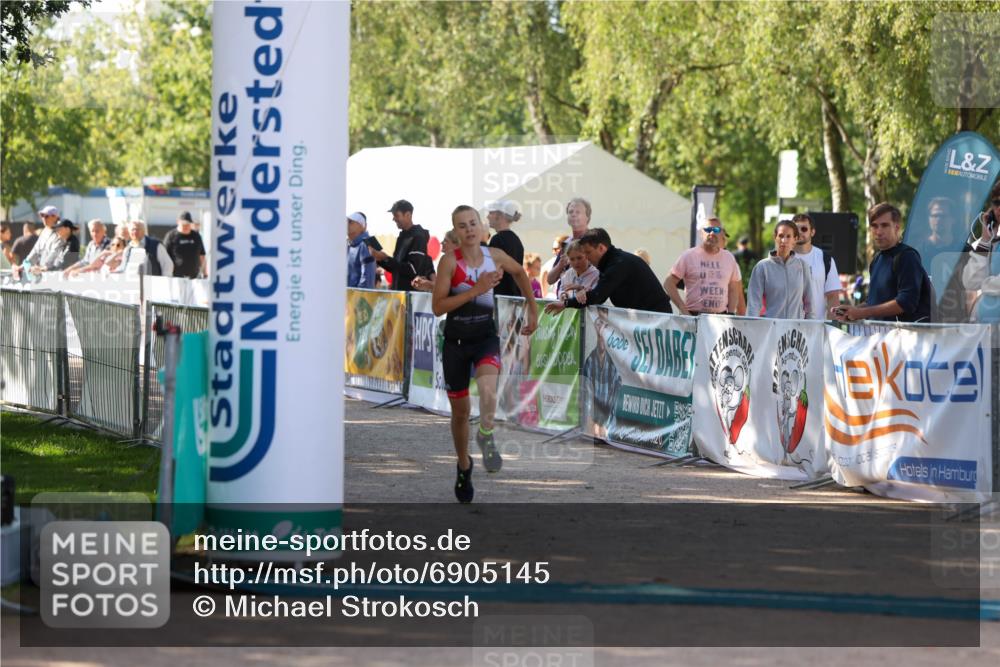 01.09.2024 - 17. Tribühne Triathlon Michael Strokosch http://msf.ph/oto/6905145 01.09.2024 11:06:58 Ziel 192 meine-sportfotos.de