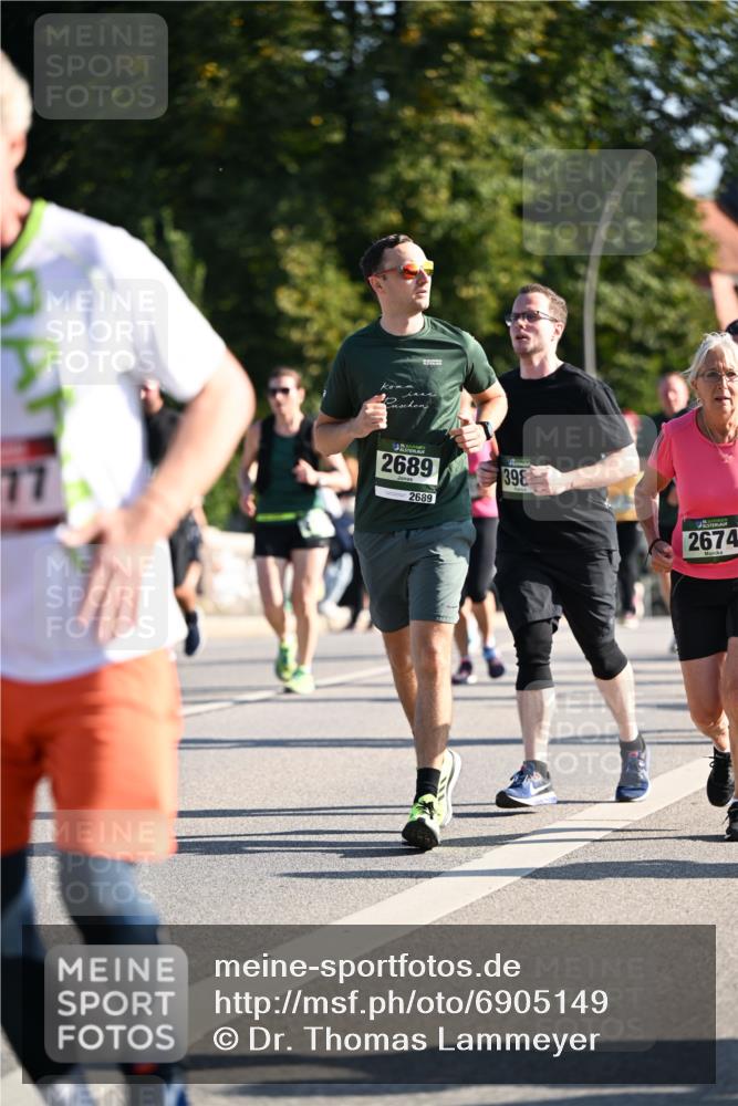 01.09.2024 - BARMER Alsterlauf Dr. Thomas Lammeyer http://msf.ph/oto/6905149 01.09.2024 09:41:01 Laufen 77, 2689, 398, 2689, 2674 meine-sportfotos.de