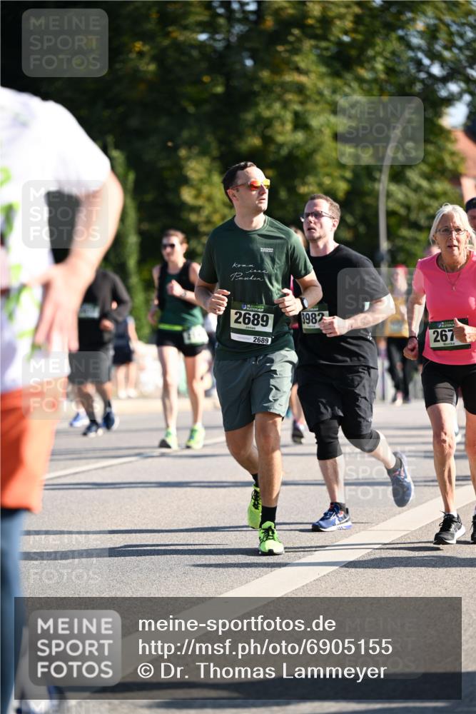 01.09.2024 - BARMER Alsterlauf Dr. Thomas Lammeyer http://msf.ph/oto/6905155 01.09.2024 09:41:01 Laufen 2689, 2689, 3982, 267 meine-sportfotos.de