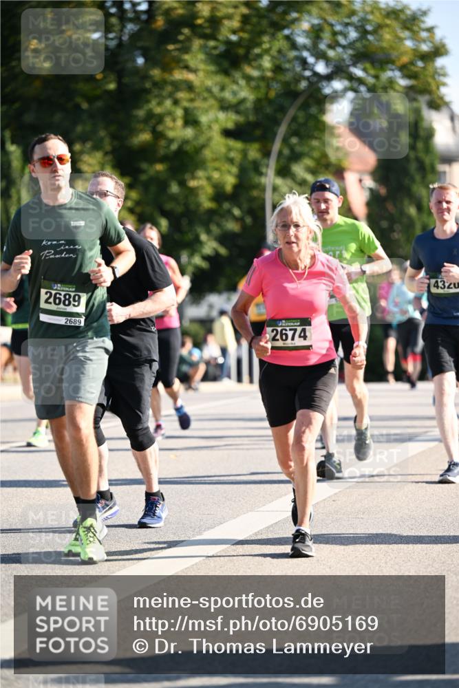 01.09.2024 - BARMER Alsterlauf Dr. Thomas Lammeyer http://msf.ph/oto/6905169 01.09.2024 09:41:02 Laufen 2689, 2689, 2674, 432 meine-sportfotos.de