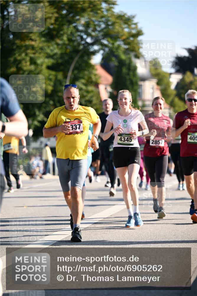 01.09.2024 - BARMER Alsterlauf Dr. Thomas Lammeyer http://msf.ph/oto/6905262 01.09.2024 09:41:05 Laufen 35, 337, 4345, 2857, 405 meine-sportfotos.de