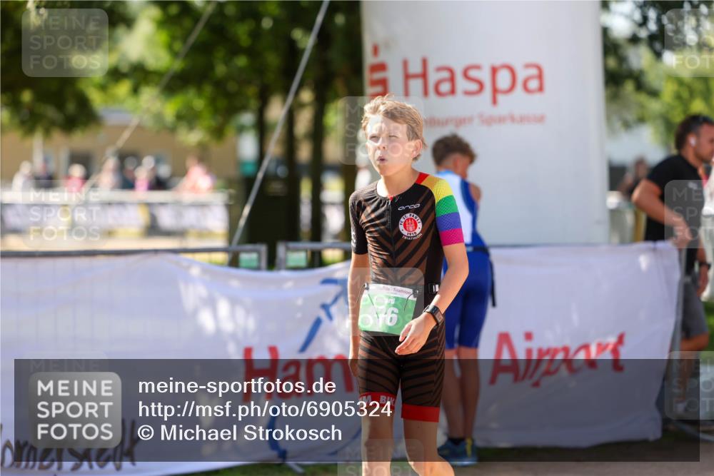 01.09.2024 - 17. Tribühne Triathlon Michael Strokosch http://msf.ph/oto/6905324 01.09.2024 11:07:25 Ziel 171, 236 meine-sportfotos.de