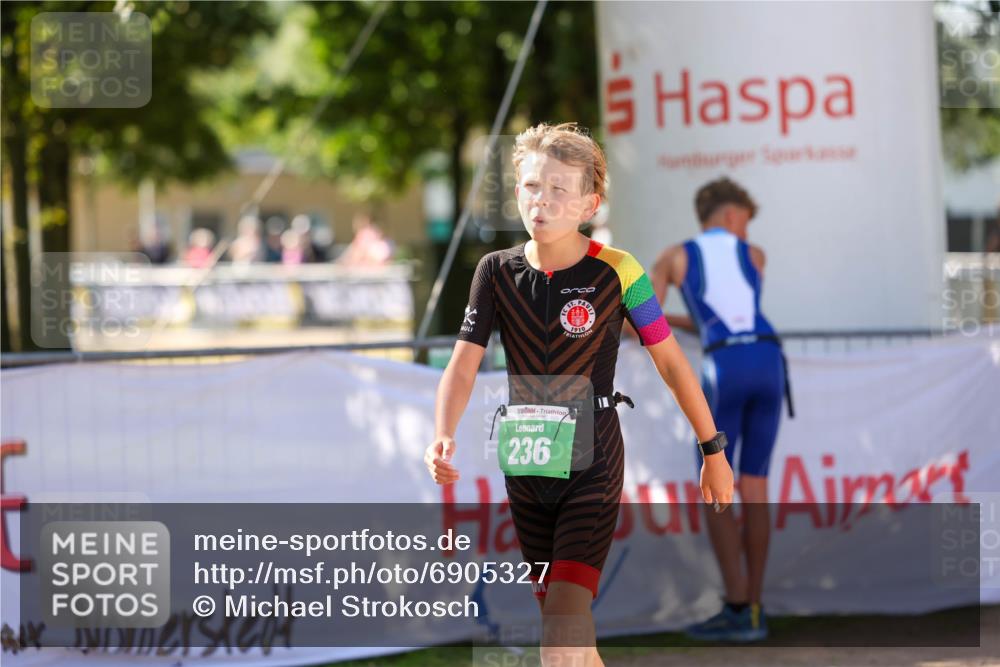 01.09.2024 - 17. Tribühne Triathlon Michael Strokosch http://msf.ph/oto/6905327 01.09.2024 11:07:26 Ziel 171, 236 meine-sportfotos.de