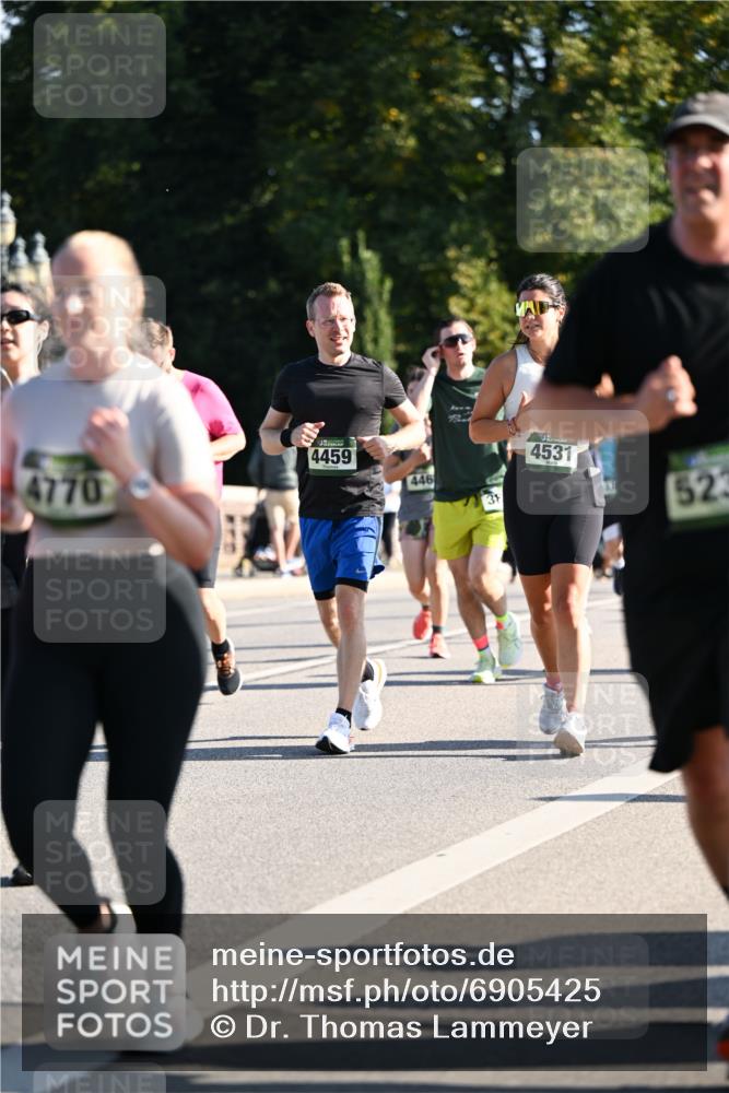 01.09.2024 - BARMER Alsterlauf Dr. Thomas Lammeyer http://msf.ph/oto/6905425 01.09.2024 09:41:12 Laufen 4531, 4770, 4459, 446, 38, 523 meine-sportfotos.de