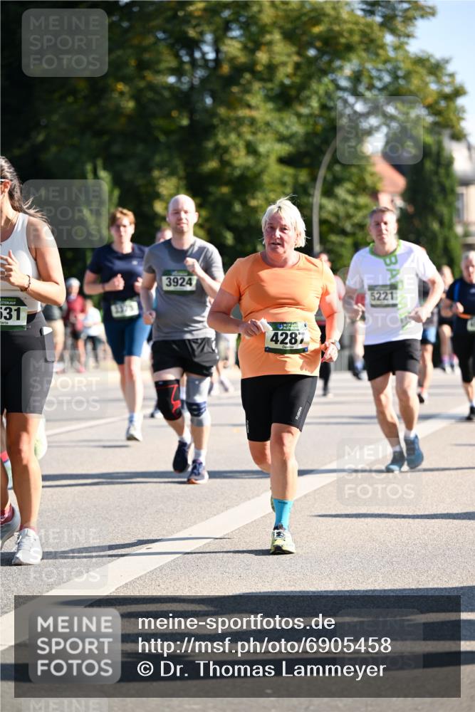 01.09.2024 - BARMER Alsterlauf Dr. Thomas Lammeyer http://msf.ph/oto/6905458 01.09.2024 09:41:14 Laufen 531, 3924, 4287, 5221 meine-sportfotos.de