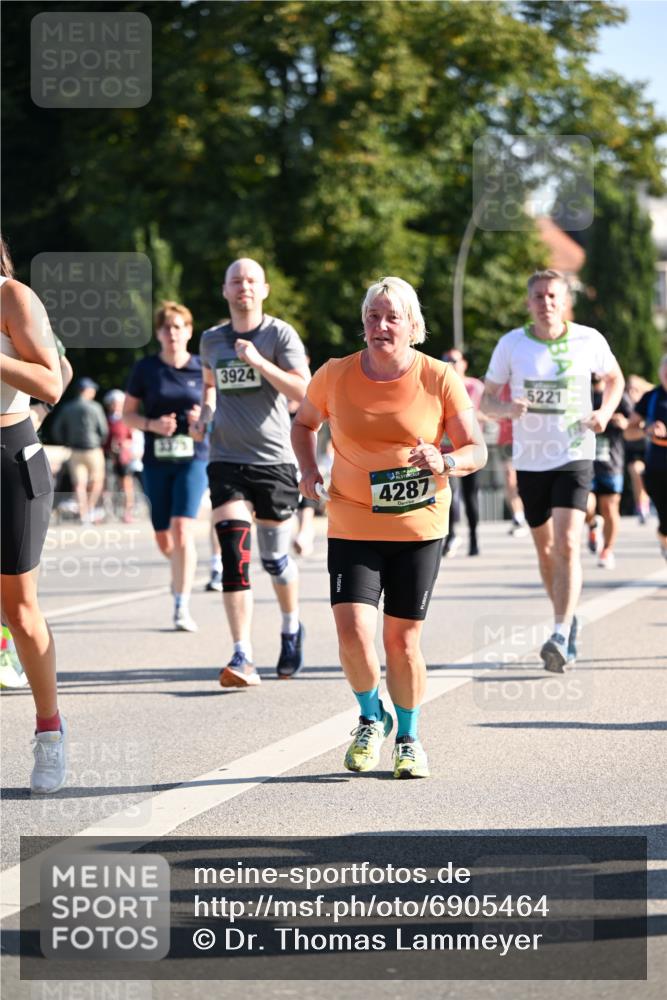 01.09.2024 - BARMER Alsterlauf Dr. Thomas Lammeyer http://msf.ph/oto/6905464 01.09.2024 09:41:14 Laufen 3924, 4287, 5221 meine-sportfotos.de