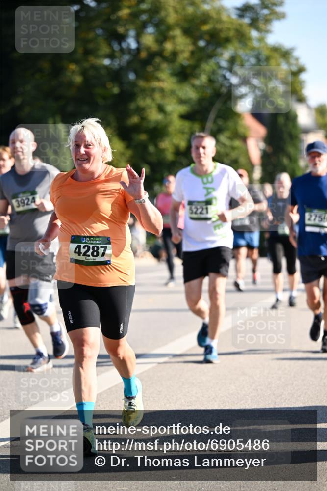 01.09.2024 - BARMER Alsterlauf Dr. Thomas Lammeyer http://msf.ph/oto/6905486 01.09.2024 09:41:15 Laufen 3924, 10, 35, 4287, 5221, 2755 meine-sportfotos.de