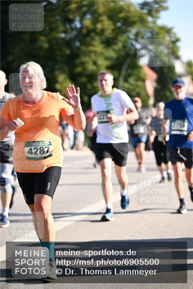 01.09.2024 - BARMER Alsterlauf Dr. Thomas Lammeyer http://msf.ph/oto/6905500 01.09.2024 09:41:15 Laufen 35, 5, 4287, 2756 meine-sportfotos.de