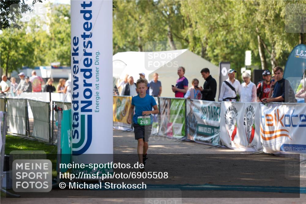 01.09.2024 - 17. Tribühne Triathlon Michael Strokosch http://msf.ph/oto/6905508 01.09.2024 11:07:58 Ziel 218 meine-sportfotos.de