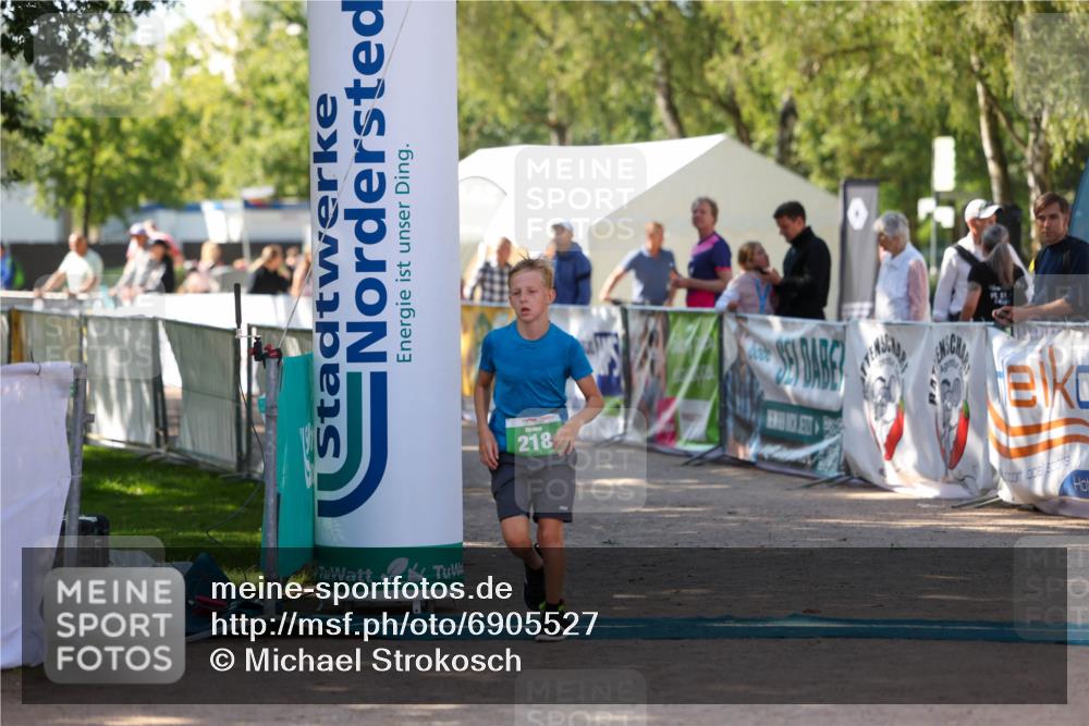 01.09.2024 - 17. Tribühne Triathlon Michael Strokosch http://msf.ph/oto/6905527 01.09.2024 11:07:59 Ziel 218 meine-sportfotos.de