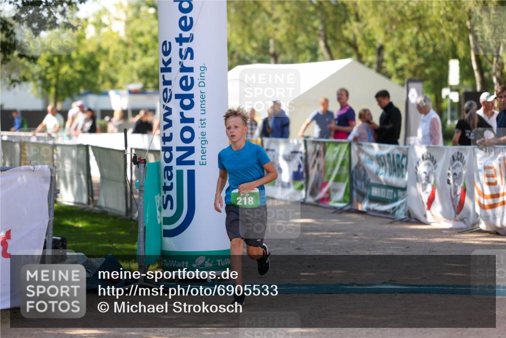 01.09.2024 - 17. Tribühne Triathlon Michael Strokosch http://msf.ph/oto/6905533 01.09.2024 11:07:59 Ziel 218 meine-sportfotos.de