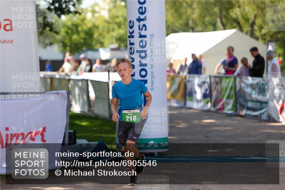 01.09.2024 - 17. Tribühne Triathlon Michael Strokosch http://msf.ph/oto/6905546 01.09.2024 11:08:00 Ziel 218 meine-sportfotos.de