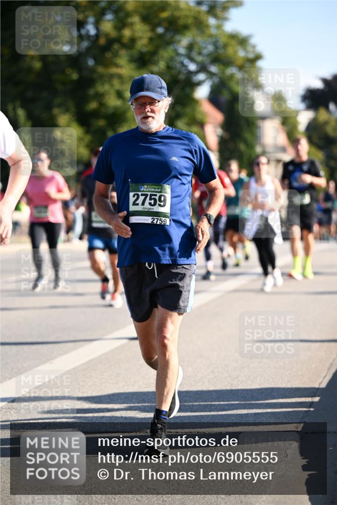 01.09.2024 - BARMER Alsterlauf Dr. Thomas Lammeyer http://msf.ph/oto/6905555 01.09.2024 09:41:17 Laufen 35, 2759, 2759 meine-sportfotos.de