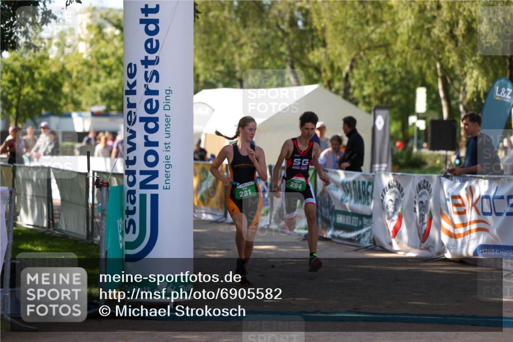 01.09.2024 - 17. Tribühne Triathlon Michael Strokosch http://msf.ph/oto/6905582 01.09.2024 11:08:26 Ziel 281, 284 meine-sportfotos.de