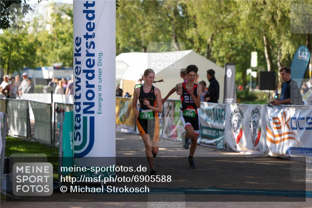 01.09.2024 - 17. Tribühne Triathlon Michael Strokosch http://msf.ph/oto/6905588 01.09.2024 11:08:26 Ziel 281, 284 meine-sportfotos.de