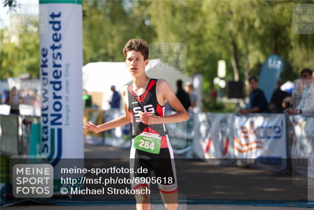 01.09.2024 - 17. Tribühne Triathlon Michael Strokosch http://msf.ph/oto/6905618 01.09.2024 11:08:28 Ziel 279, 281, 284 meine-sportfotos.de