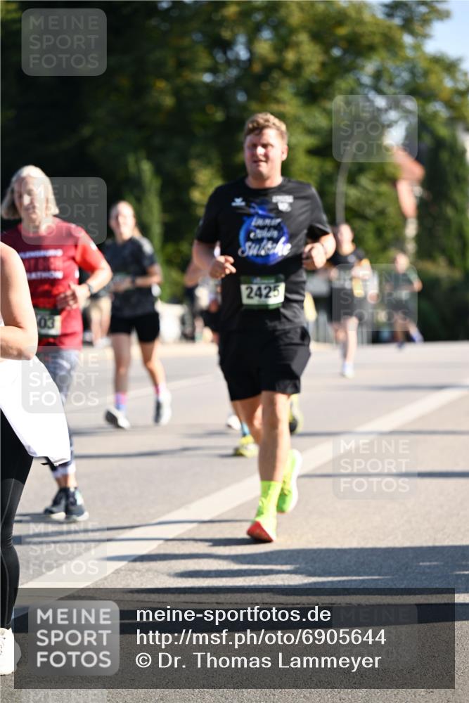 01.09.2024 - BARMER Alsterlauf Dr. Thomas Lammeyer http://msf.ph/oto/6905644 01.09.2024 09:41:21 Laufen 2425 meine-sportfotos.de