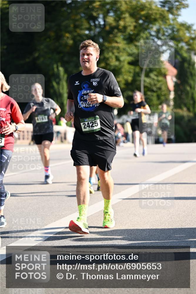 01.09.2024 - BARMER Alsterlauf Dr. Thomas Lammeyer http://msf.ph/oto/6905653 01.09.2024 09:41:21 Laufen 29, 10, 15, 2425, 3 meine-sportfotos.de