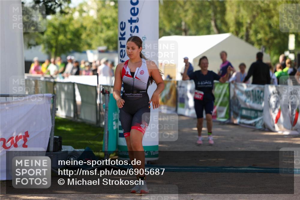 01.09.2024 - 17. Tribühne Triathlon Michael Strokosch http://msf.ph/oto/6905687 01.09.2024 11:08:34 Ziel 279, 1067 meine-sportfotos.de