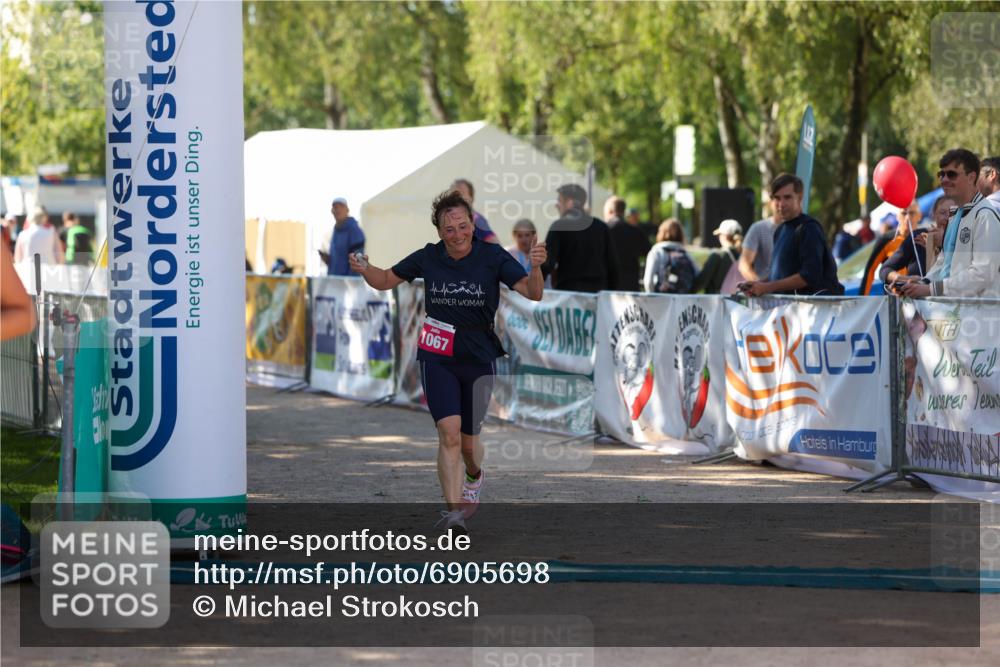 01.09.2024 - 17. Tribühne Triathlon Michael Strokosch http://msf.ph/oto/6905698 01.09.2024 11:08:35 Ziel 279, 1067 meine-sportfotos.de
